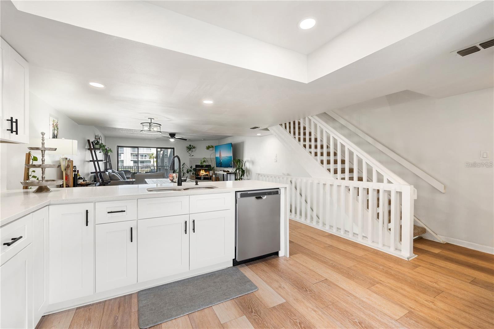 745 PINELLAS BAYWAY S 106