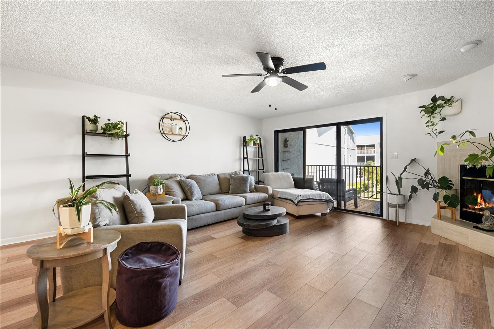 BAYWAY CONDO PH ONE - Residential