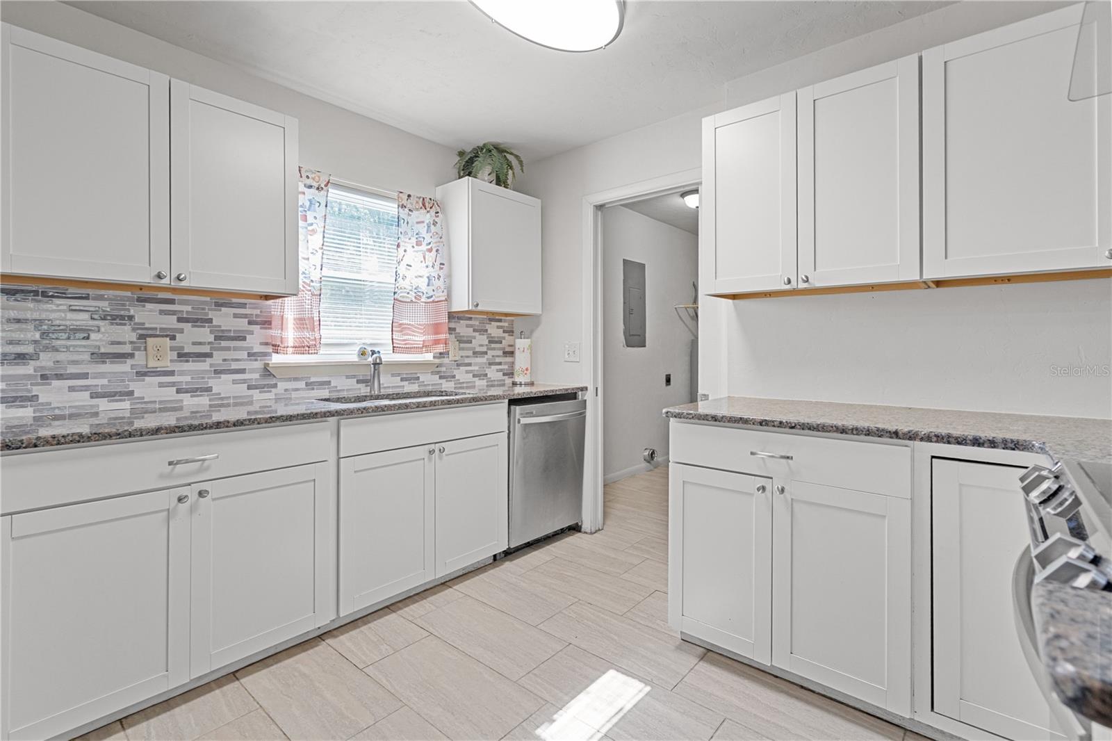 LINCOLN ESTATES 3RD ADD - Residential