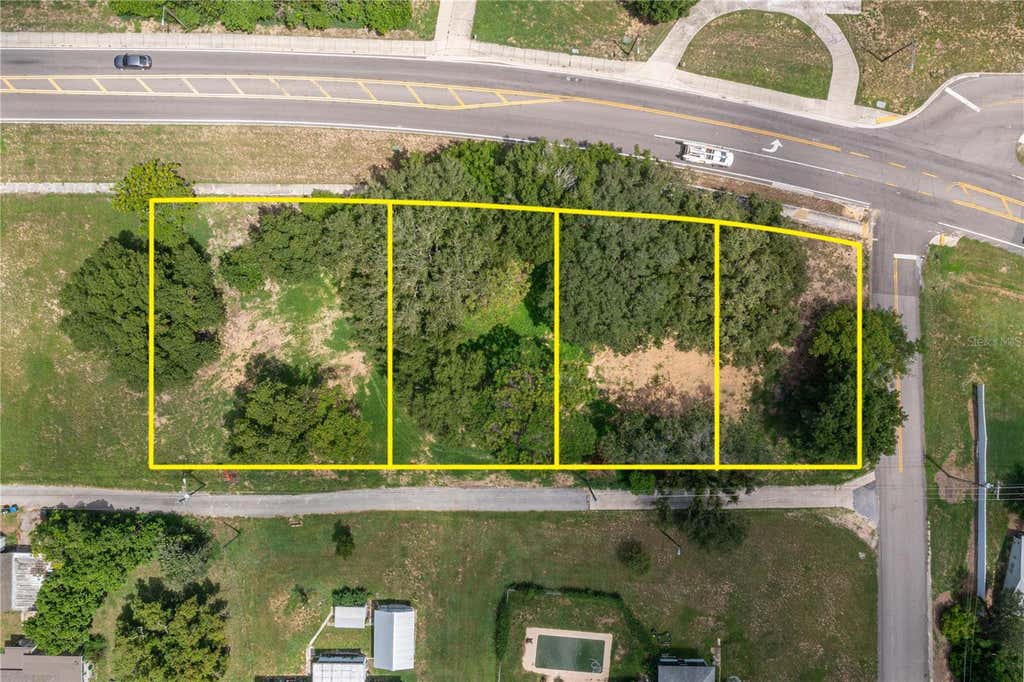 Photo of 504 E Main Street, Dundee, FL 33838 (MLS # P4939568)