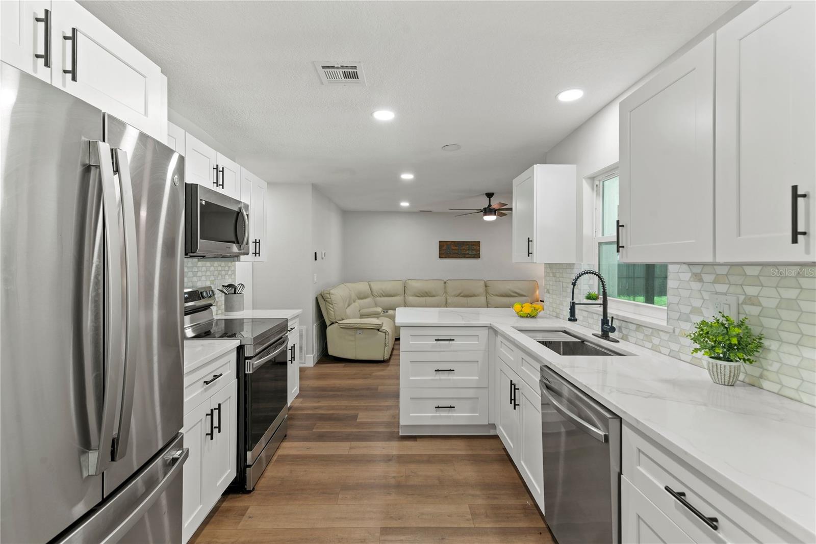 APPLE VALLEY UNIT 3 - Residential