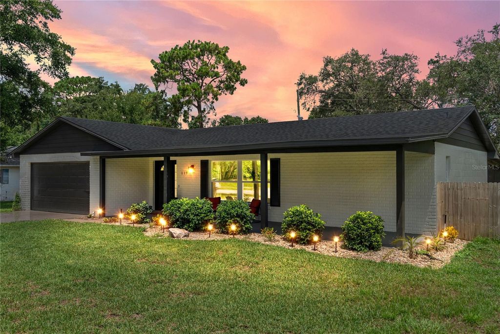 Photo of 119 W Hillcrest Street, Altamonte Springs, FL 32714 (MLS # O6409342)