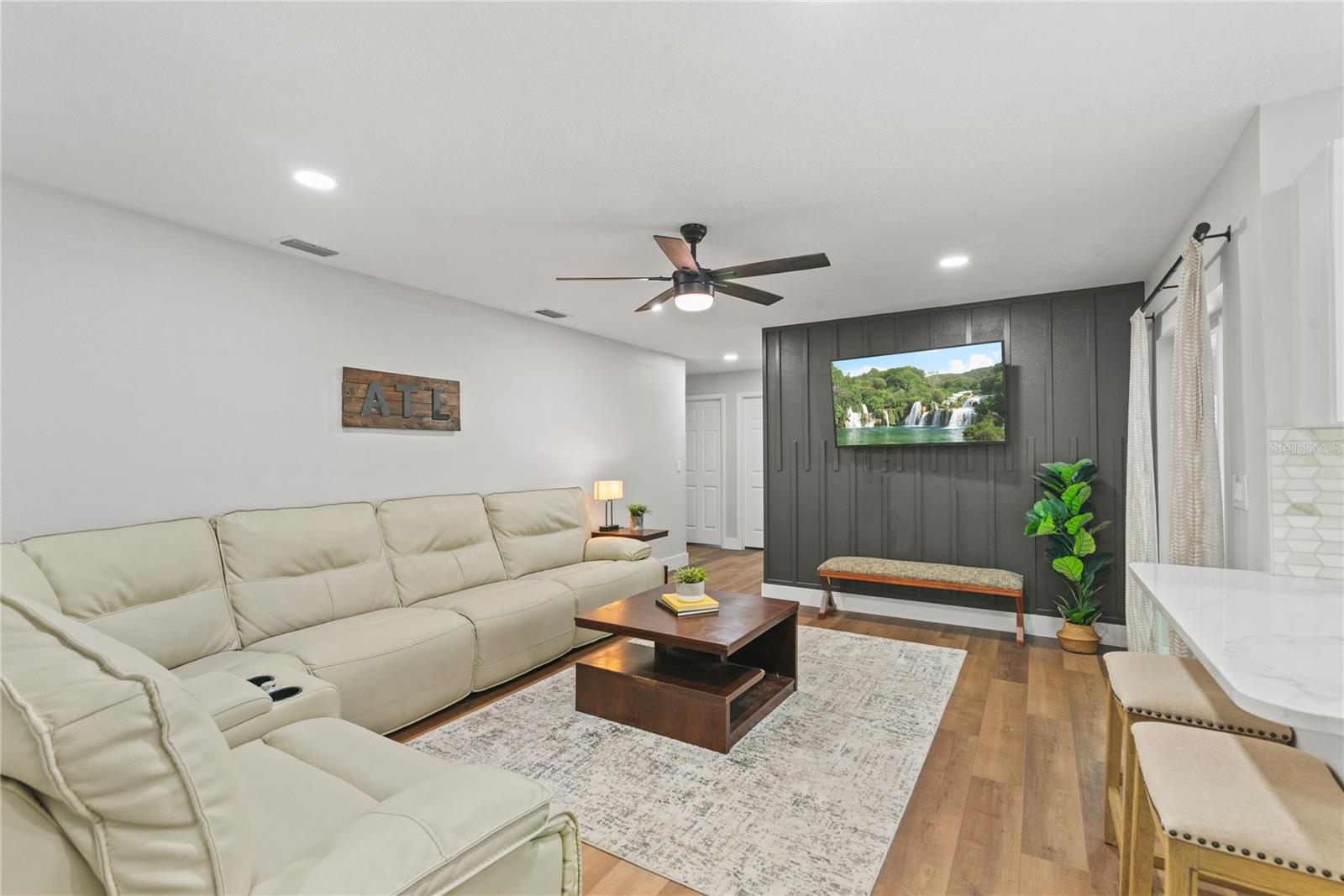 APPLE VALLEY UNIT 3 - Residential