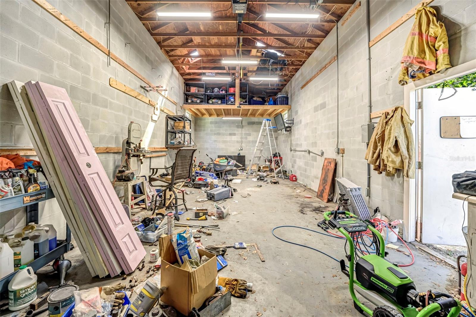 ROLLING OAKS ESTATES - Residential