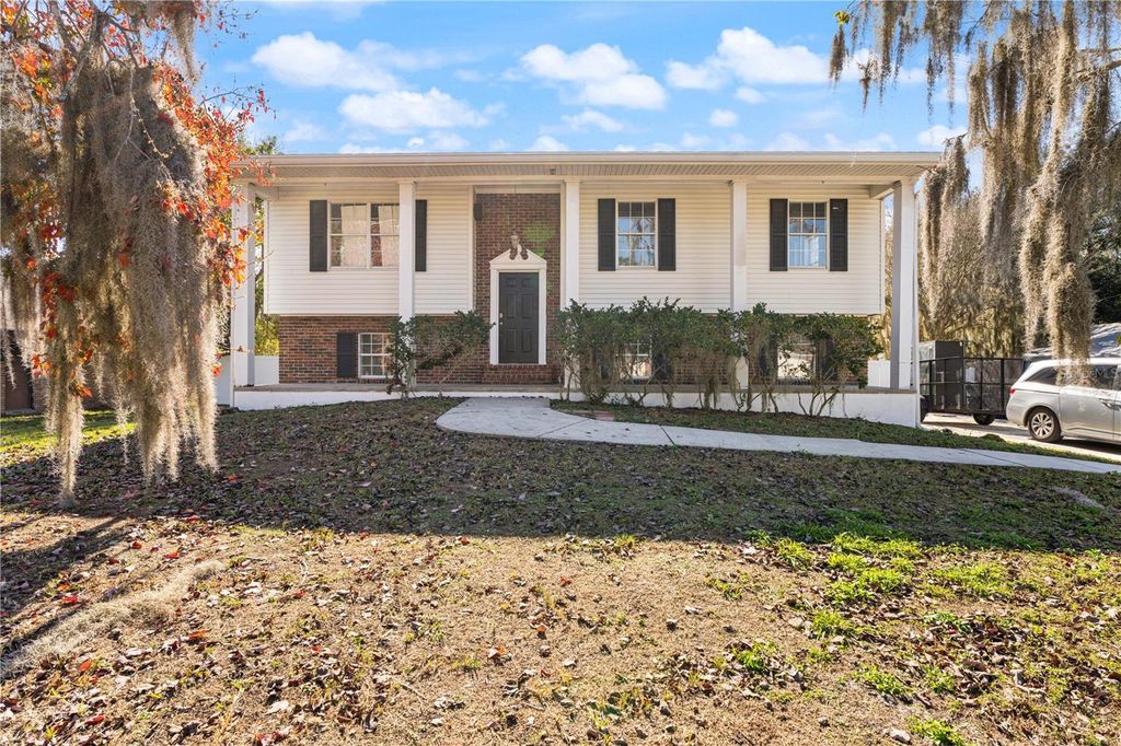 Photo of 2318 Cheshire Place, Lakeland, FL 33810 (MLS # L4958215)