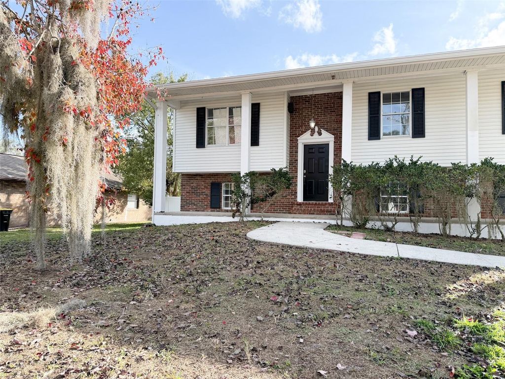 Photo of 2318 Cheshire Place, Lakeland, FL 33810 (MLS # L4958215)