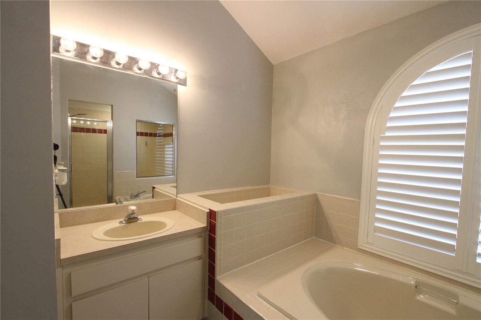 TURTLE LAKES - Residential