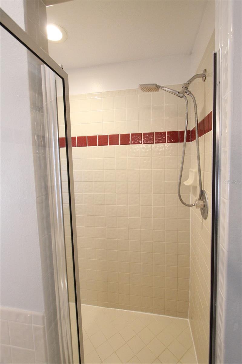 TURTLE LAKES - Residential