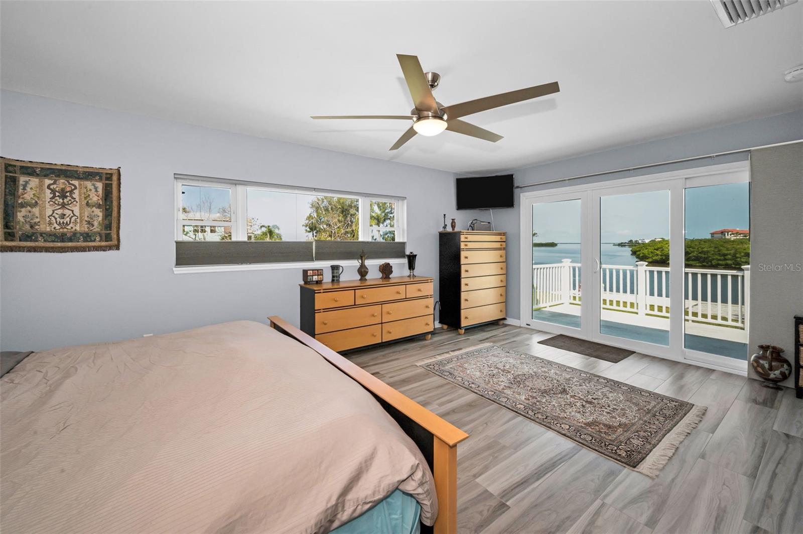 SEA BREEZE ISLAND - Residential