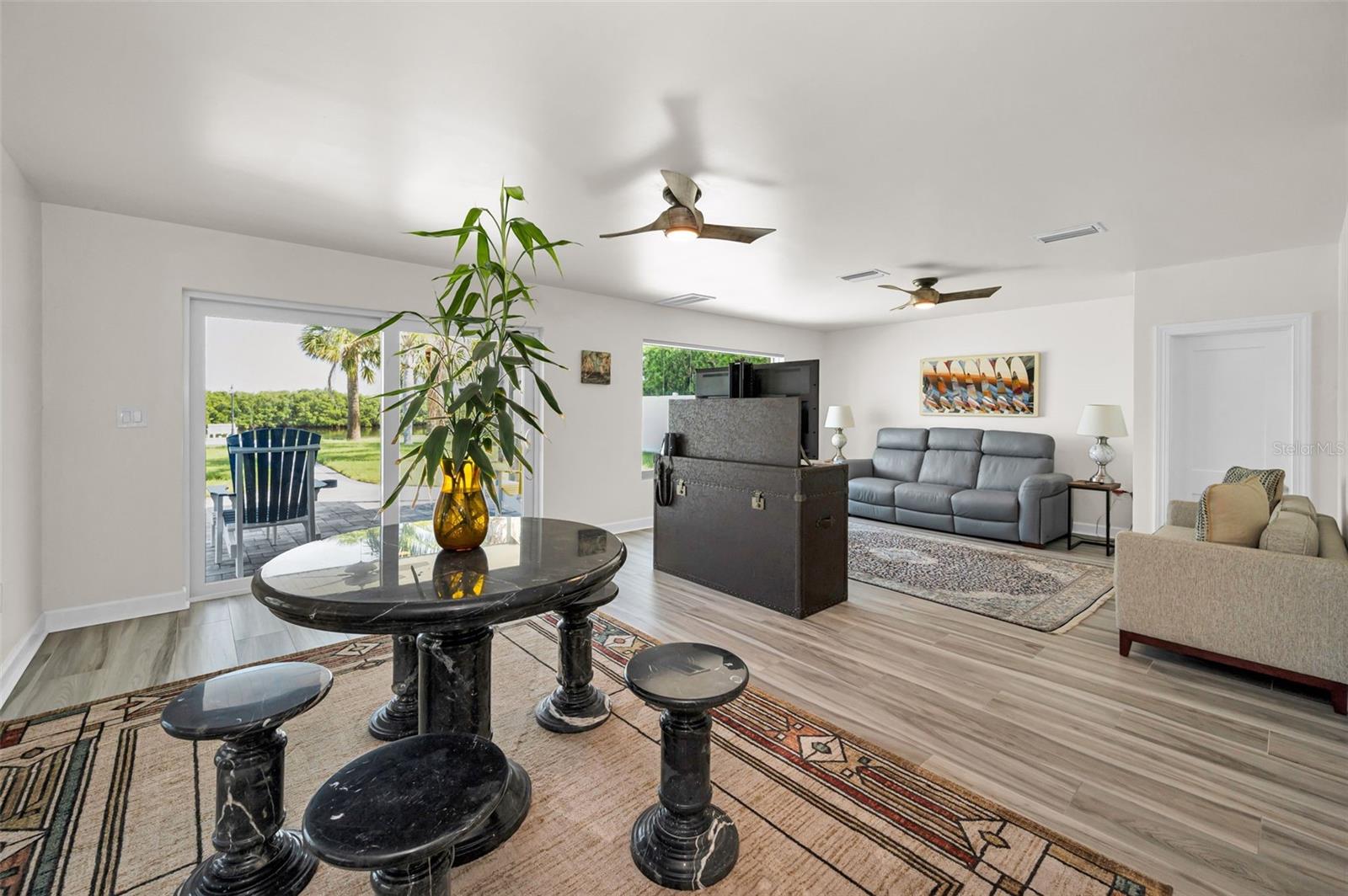 SEA BREEZE ISLAND - Residential
