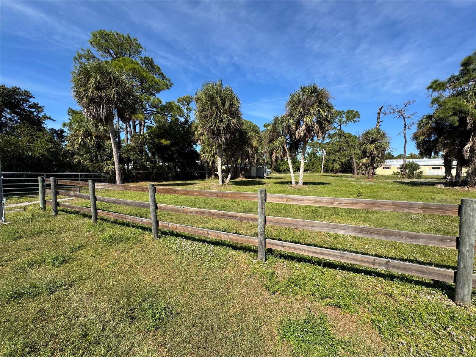 WELLINGTON ACRES - Residential Lease