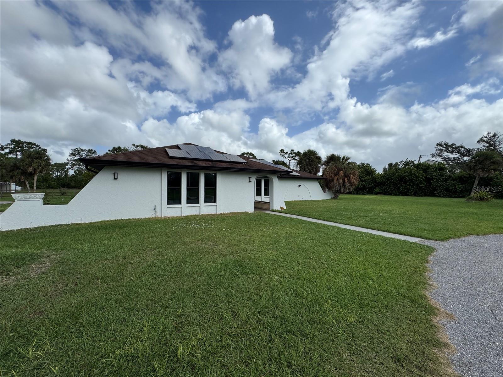 WELLINGTON ACRES - Residential Lease