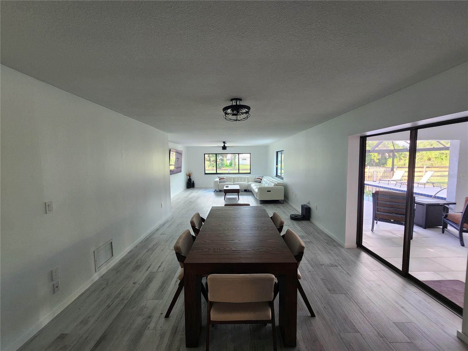 WELLINGTON ACRES - Residential Lease