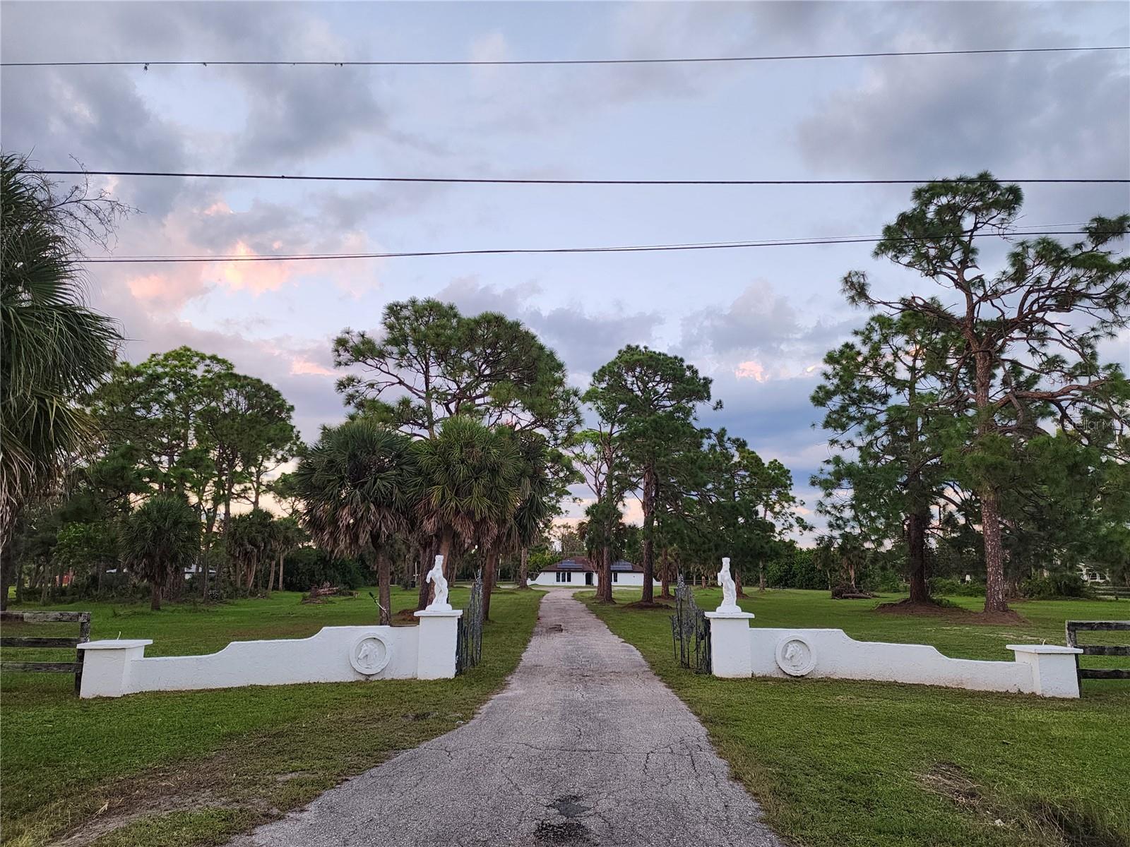 WELLINGTON ACRES - Residential Lease