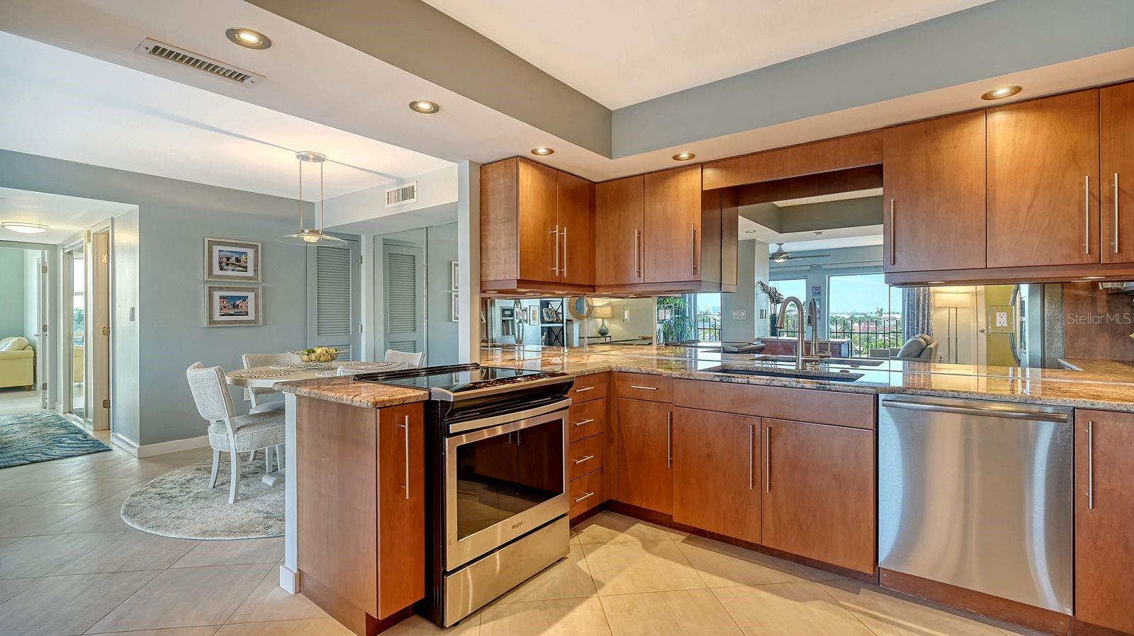 ST ARMAND TOWERS - Residential