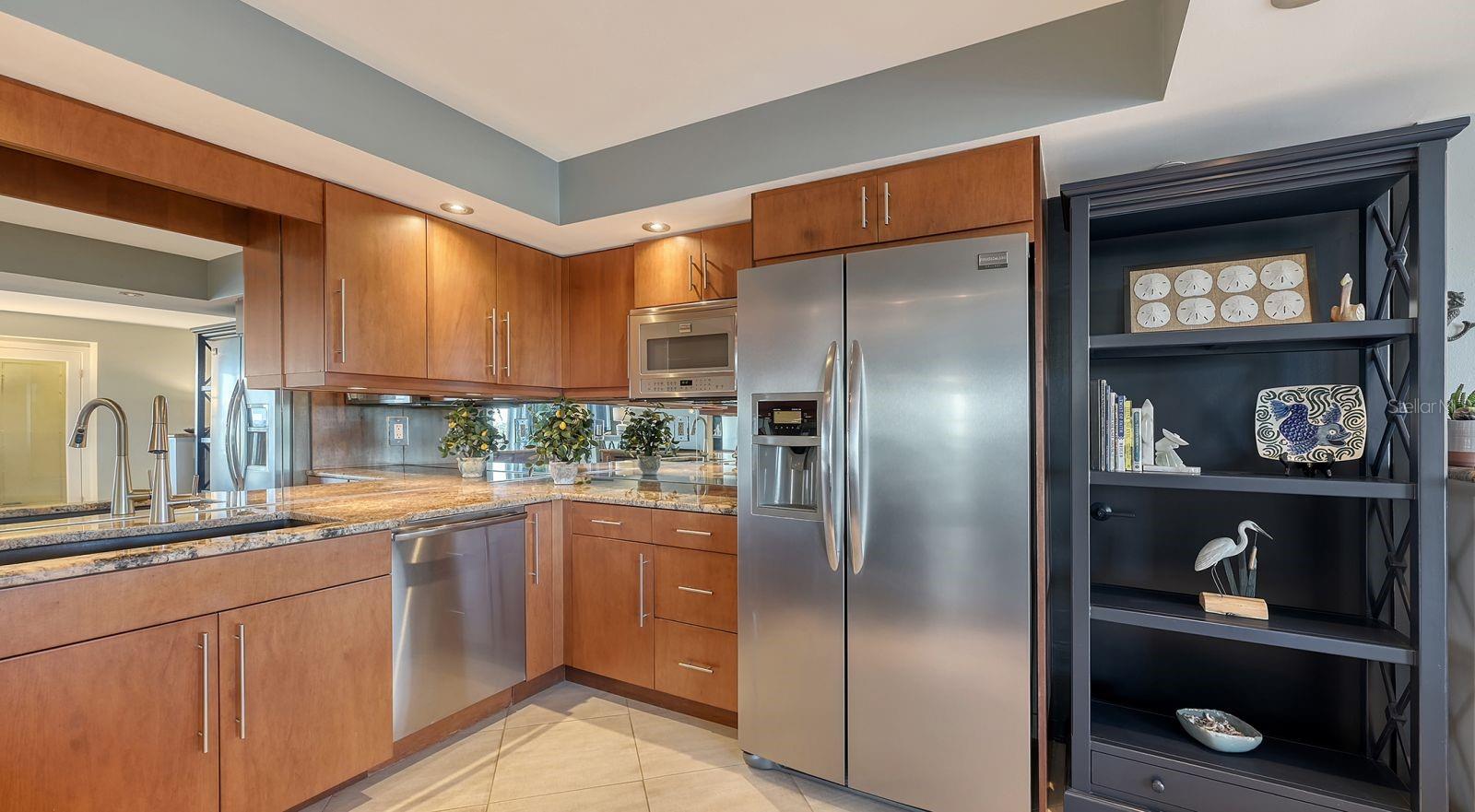 ST ARMAND TOWERS - Residential