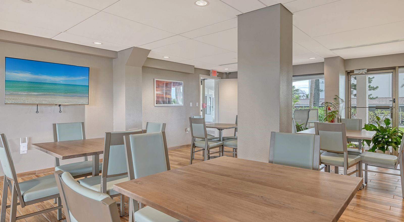 ST ARMAND TOWERS - Residential