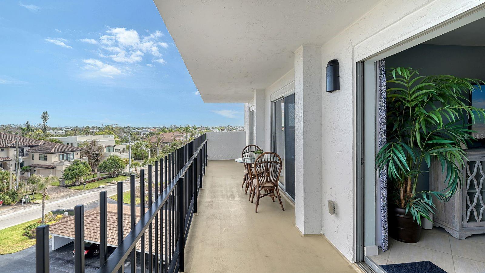 ST ARMAND TOWERS - Residential