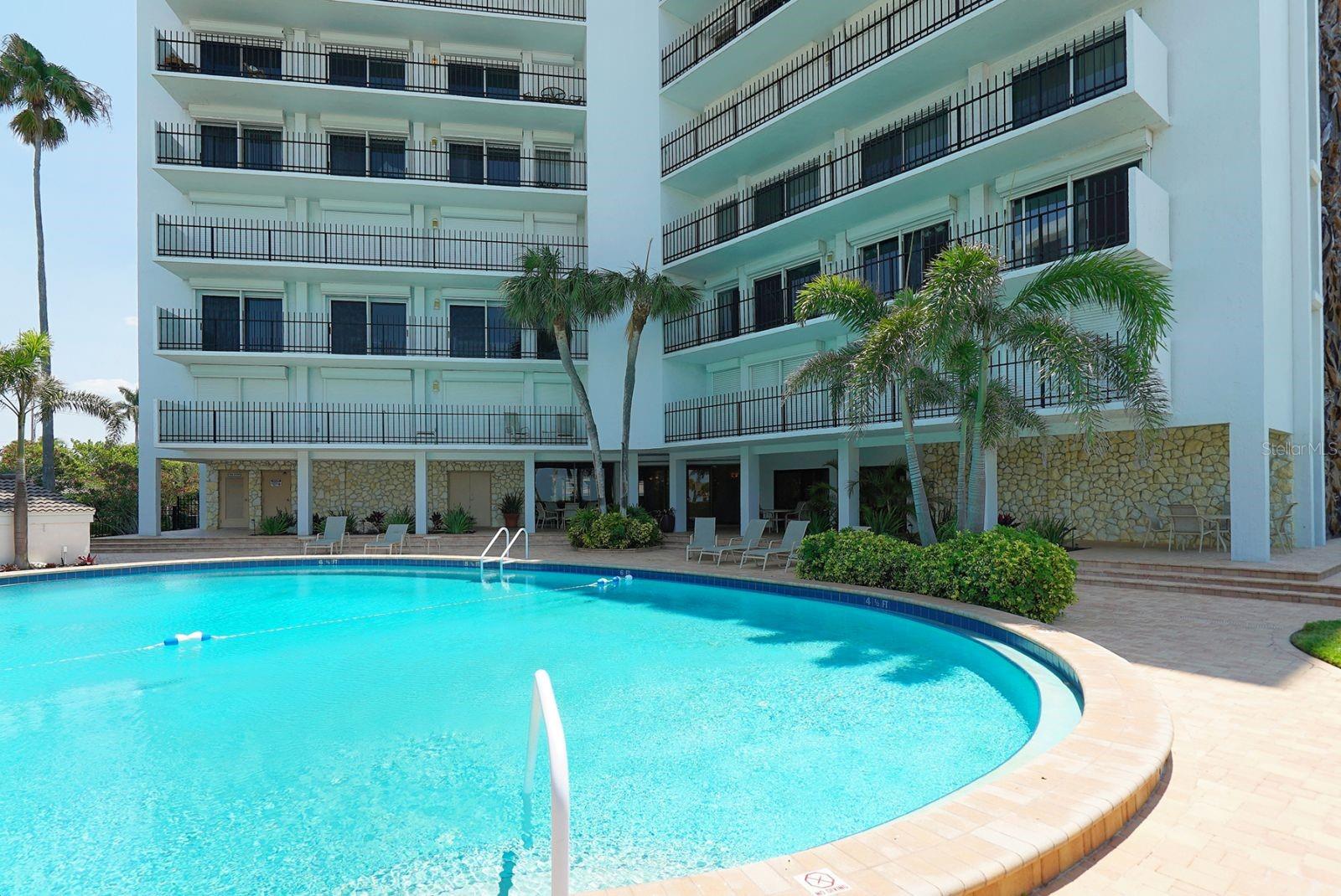 ST ARMAND TOWERS - Residential