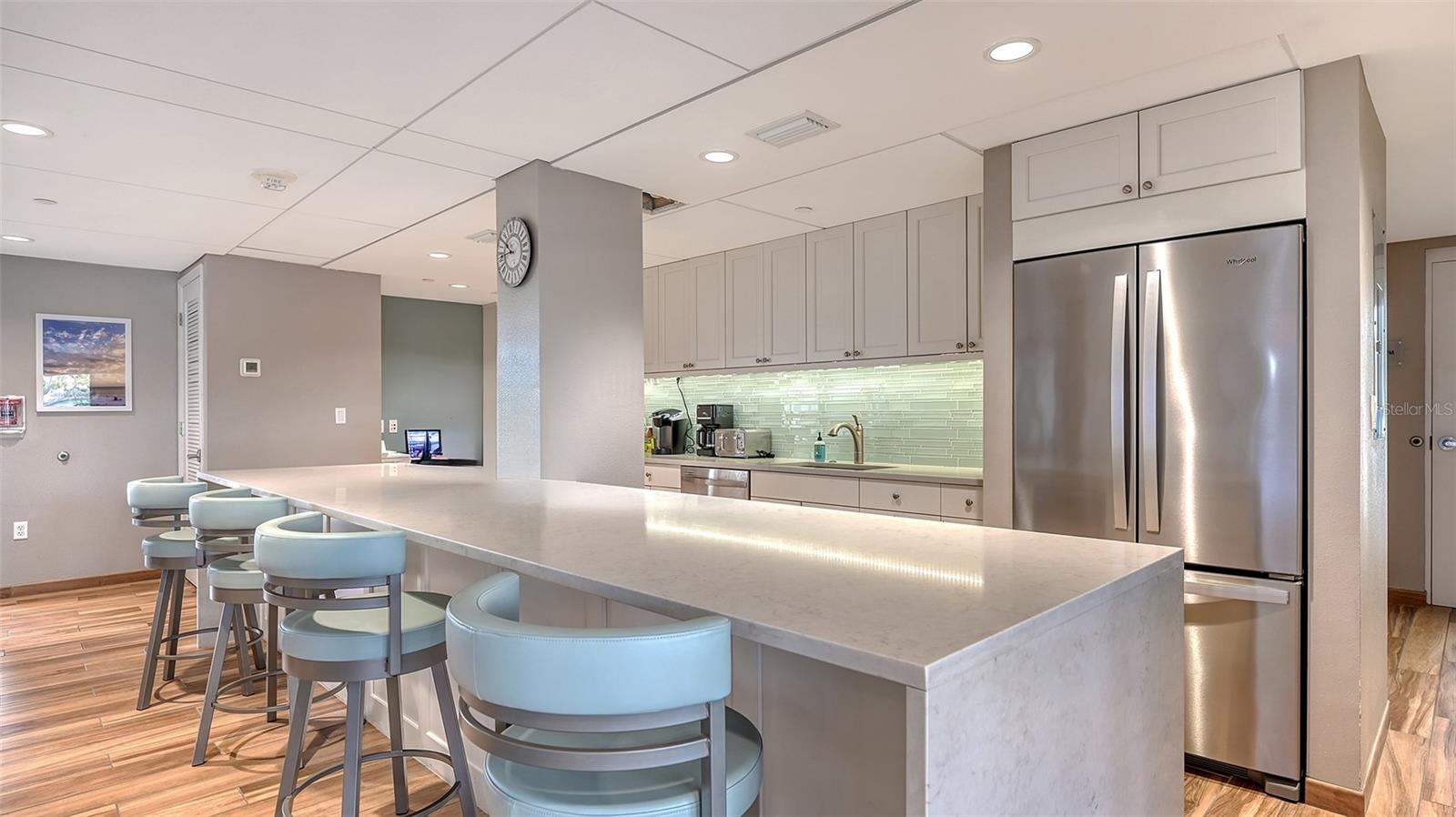 ST ARMAND TOWERS - Residential