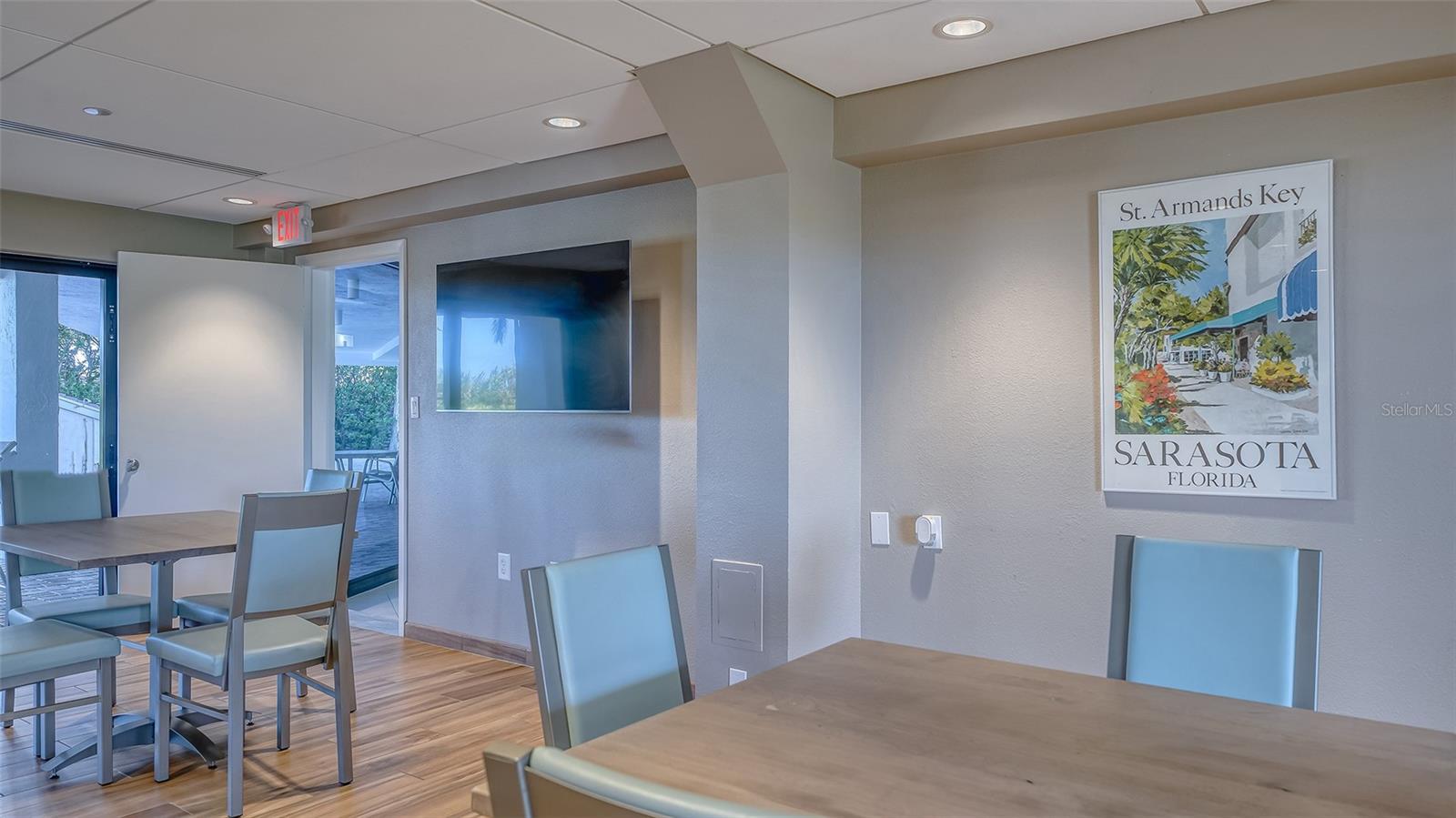 ST ARMAND TOWERS - Residential