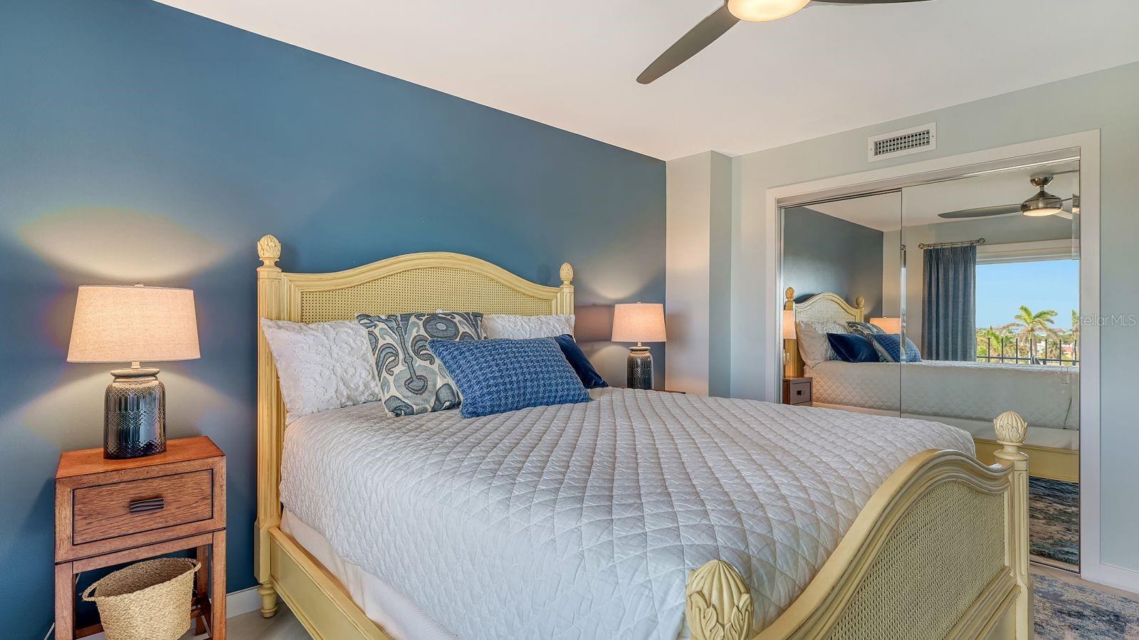 ST ARMAND TOWERS - Residential