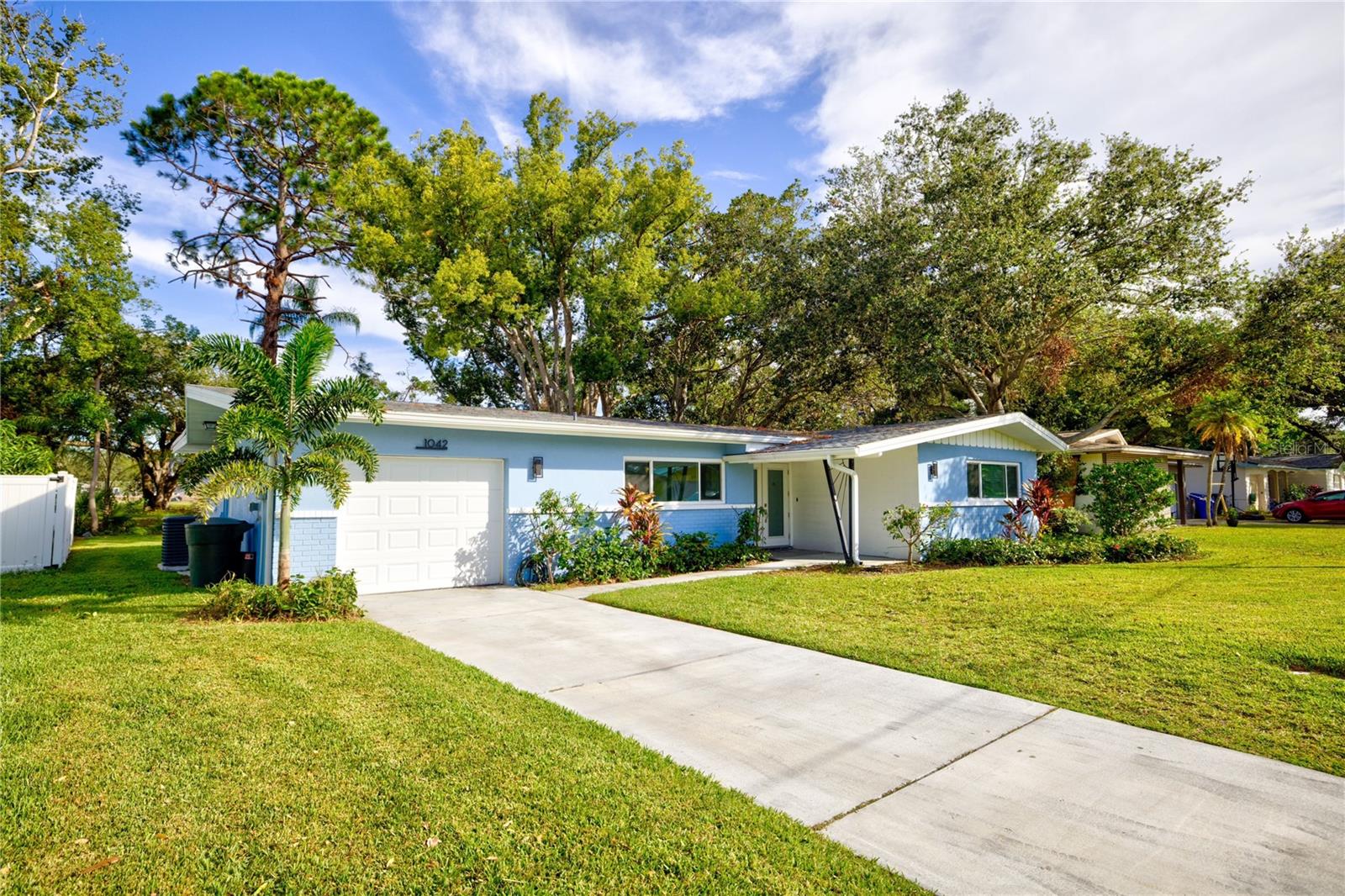 1042 IDLEWILD DRIVE N