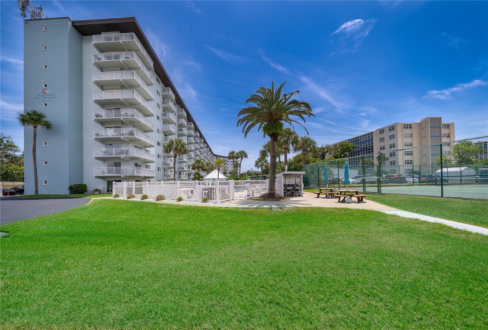 100 SILVER BEACH AVENUE 516