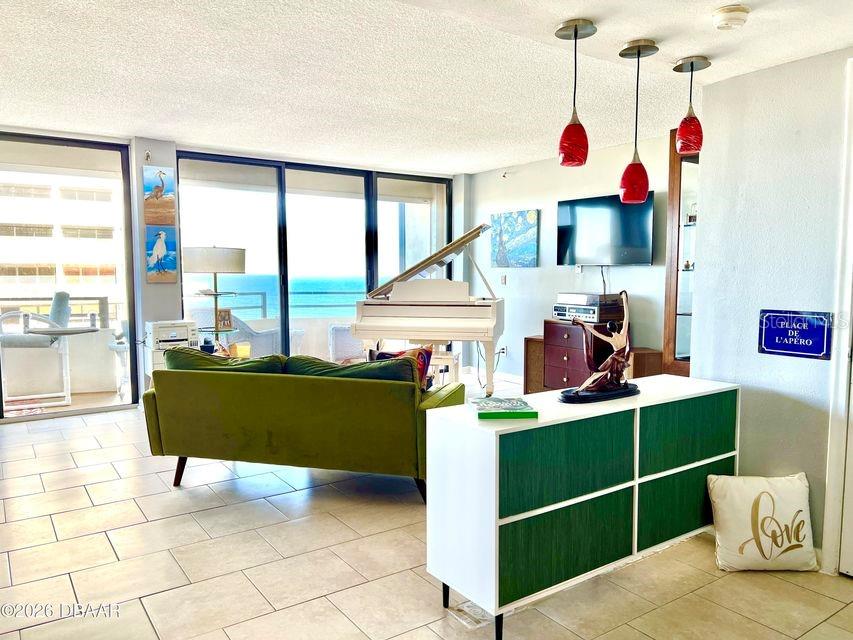 OCEAN RITZ CONDO UNIT 01 - Residential