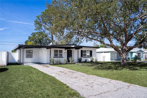 Photo of 5170 Flamingo Drive, St Petersburg, FL 33714 (MLS # TB8451579)