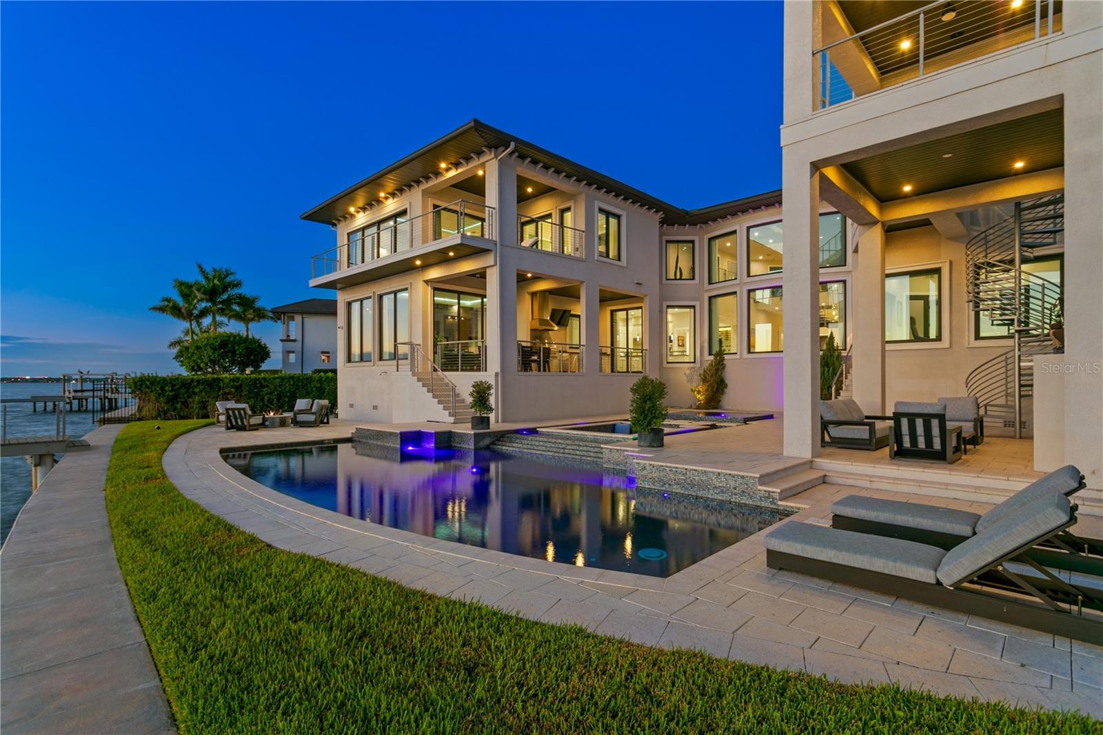 DAVIS ISLANDS REP OF PT O - Residential