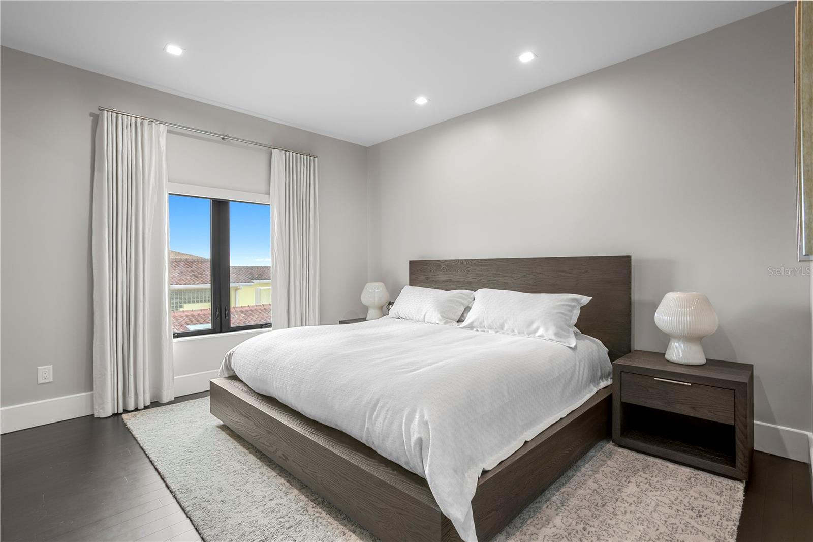 DAVIS ISLANDS REP OF PT O - Residential