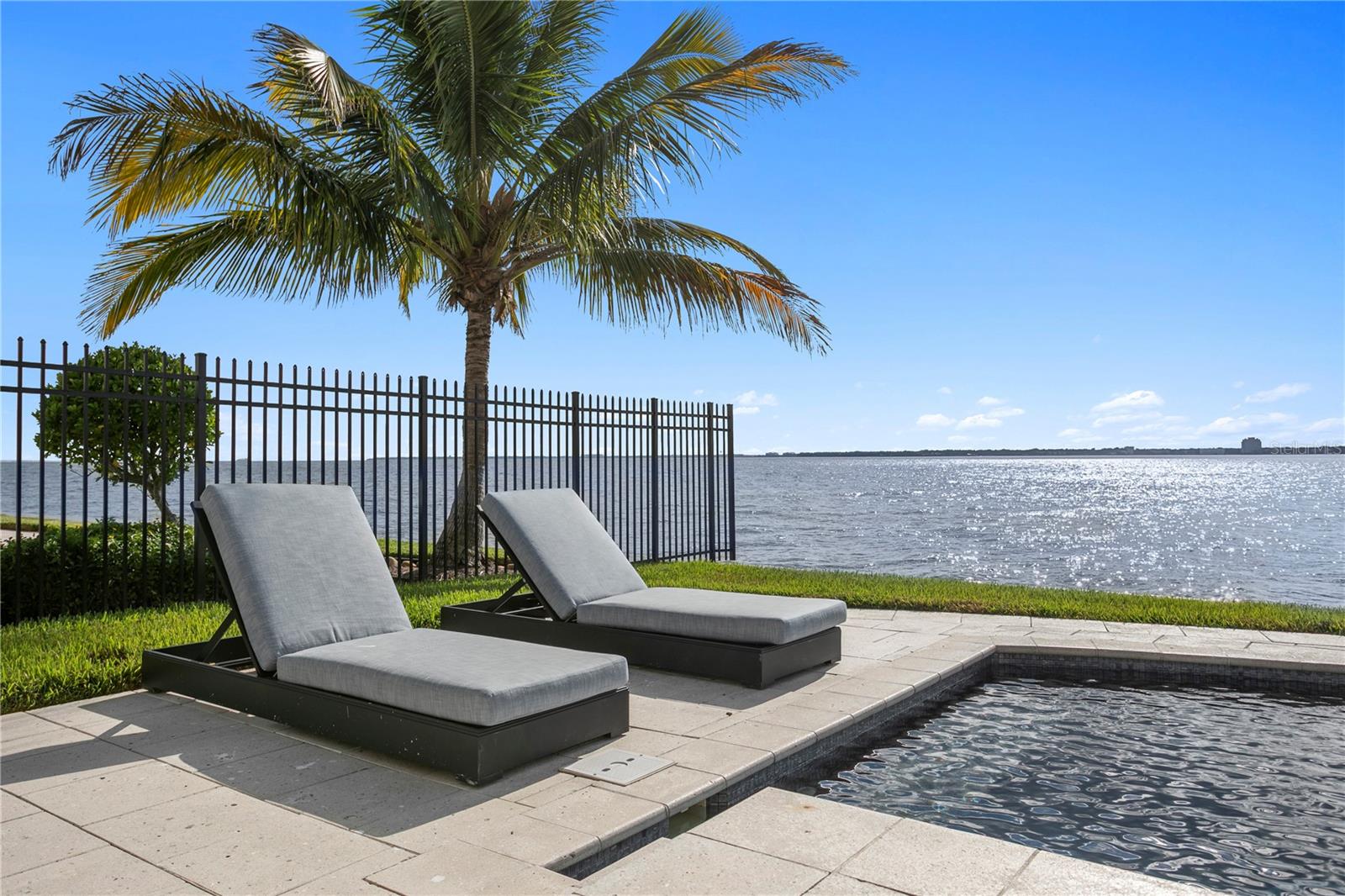 DAVIS ISLANDS REP OF PT O - Residential