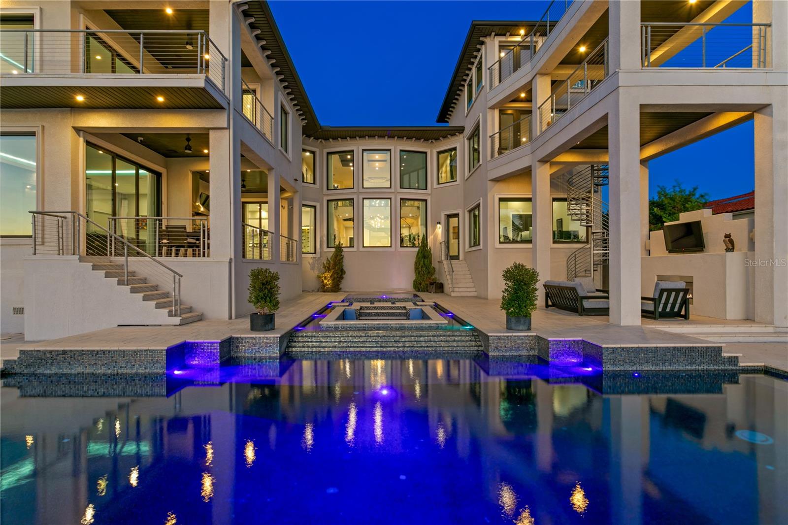 DAVIS ISLANDS REP OF PT O - Residential