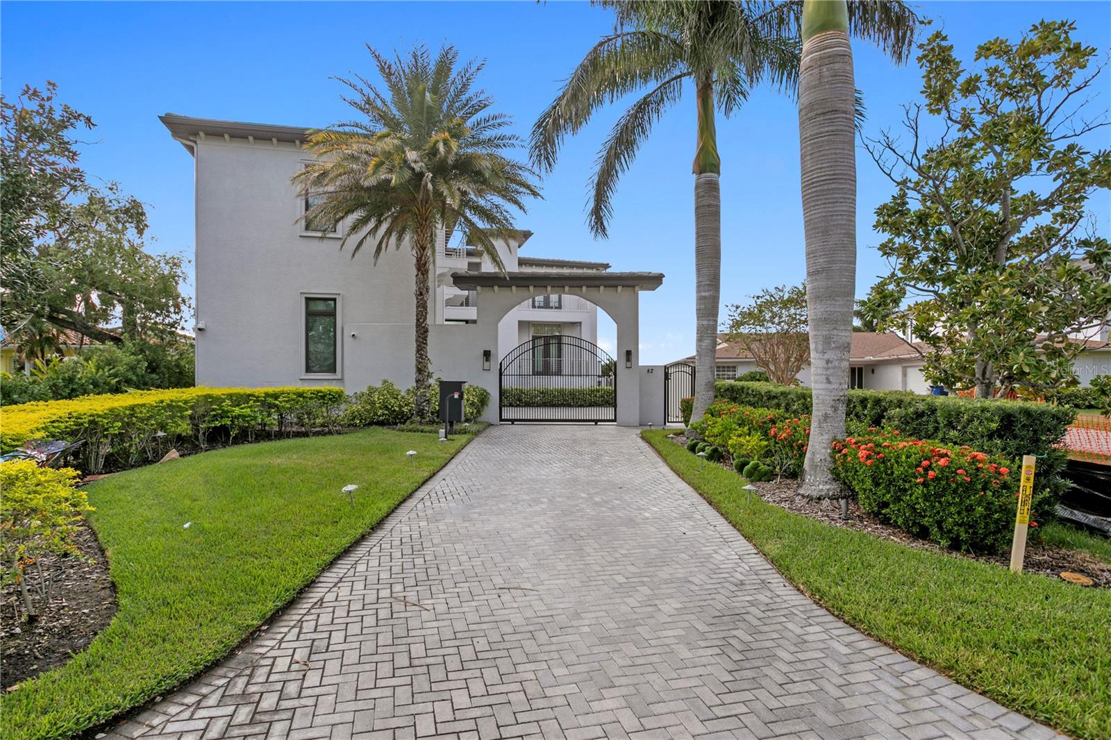 82 MARTINIQUE AVENUE