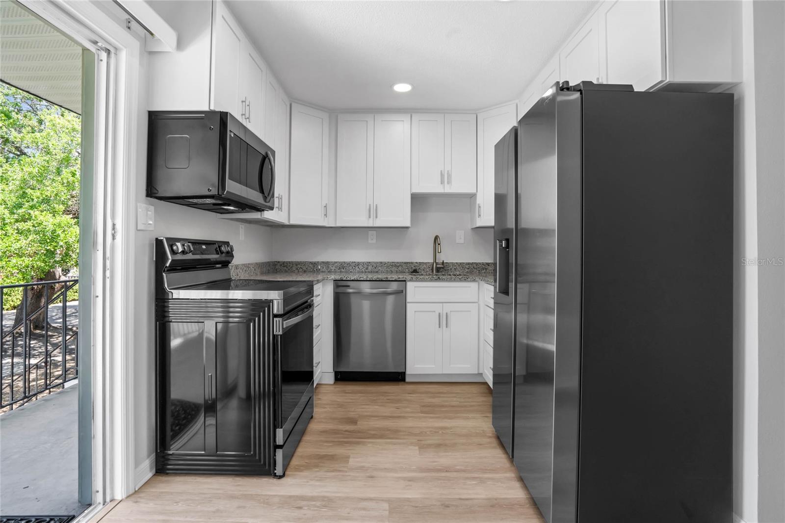 LAKEMONT ESTATES - Residential Lease