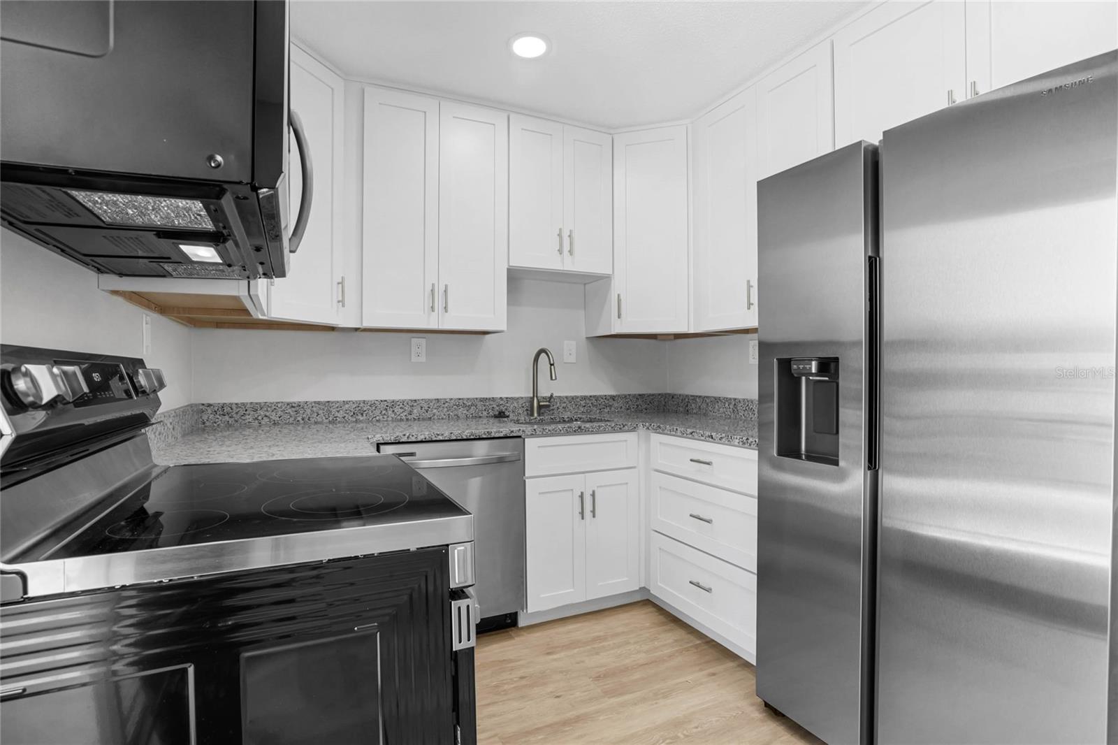 LAKEMONT ESTATES - Residential Lease