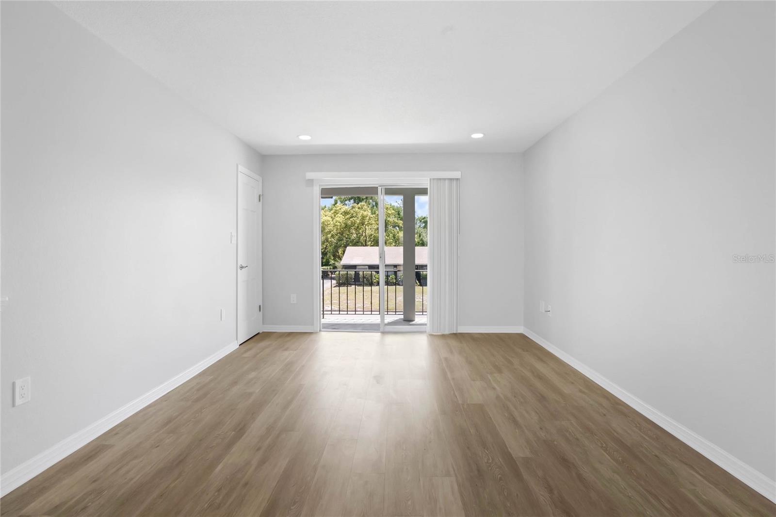 LAKEMONT ESTATES - Residential Lease