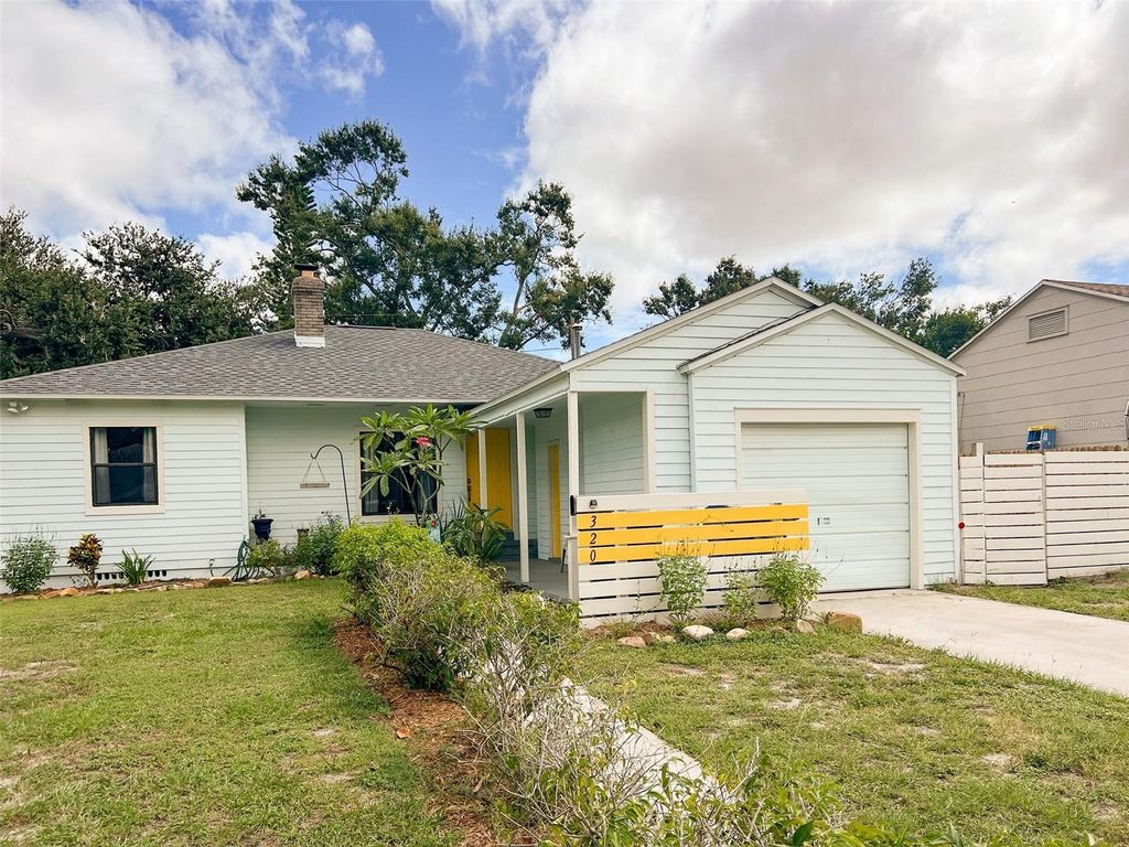 Photo of 320 Kingston Street S, St Petersburg, FL 33711 (MLS # TB8436490)