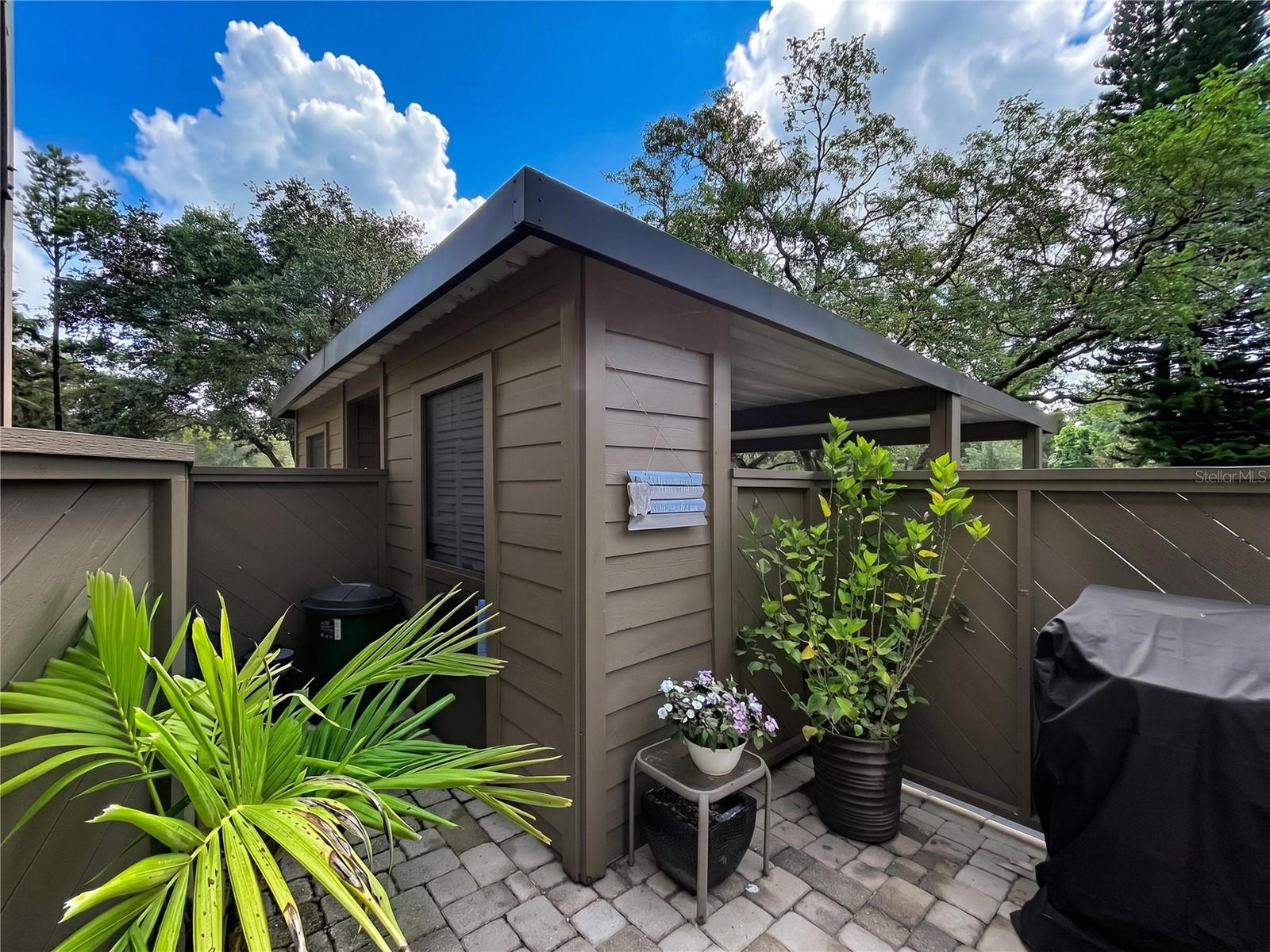 1006 LENNOX ROAD W 1006