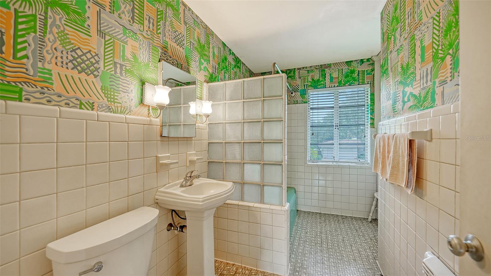 BAY POINT PARK 2 - Residential