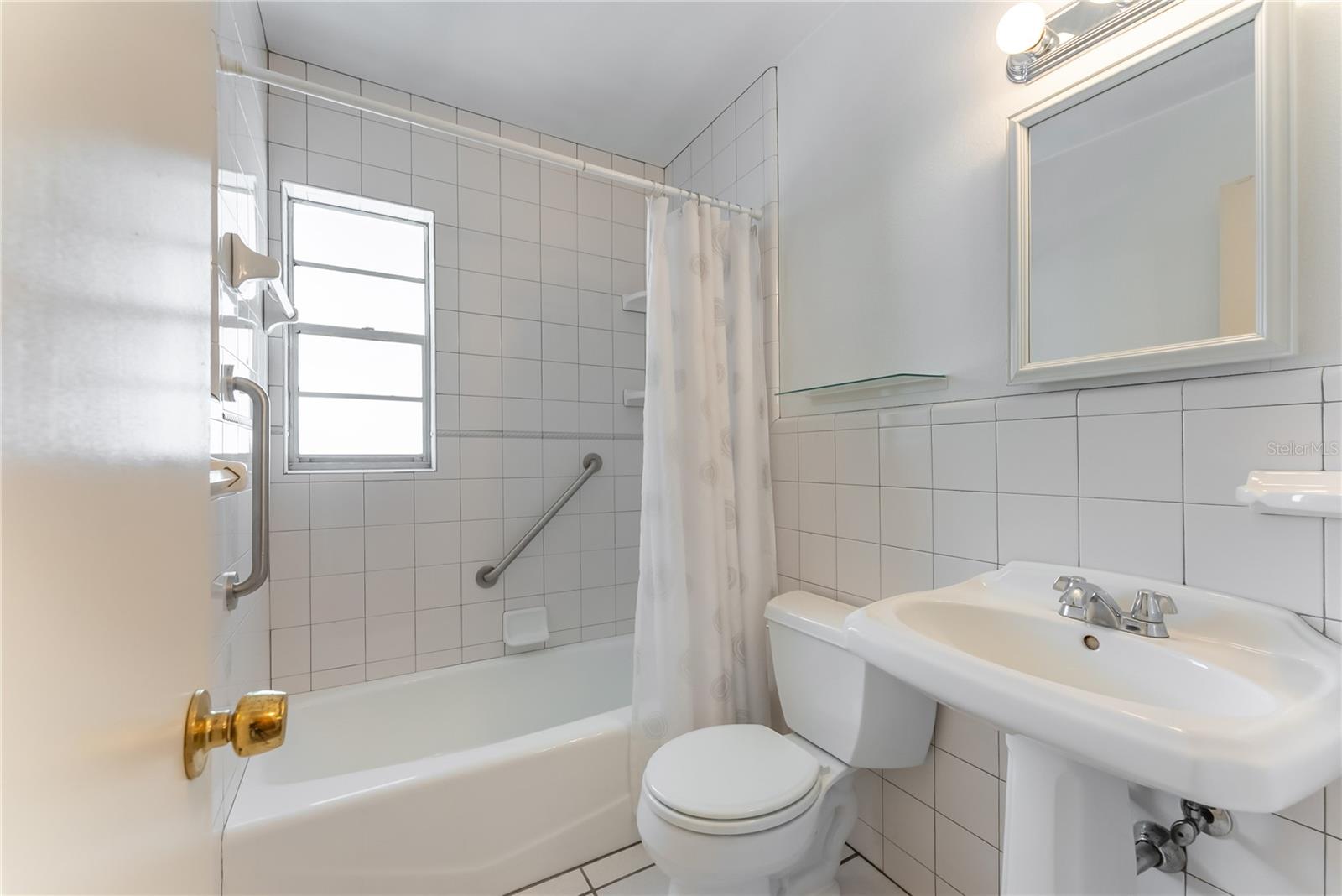 PEACH LAKE MANOR - Residential