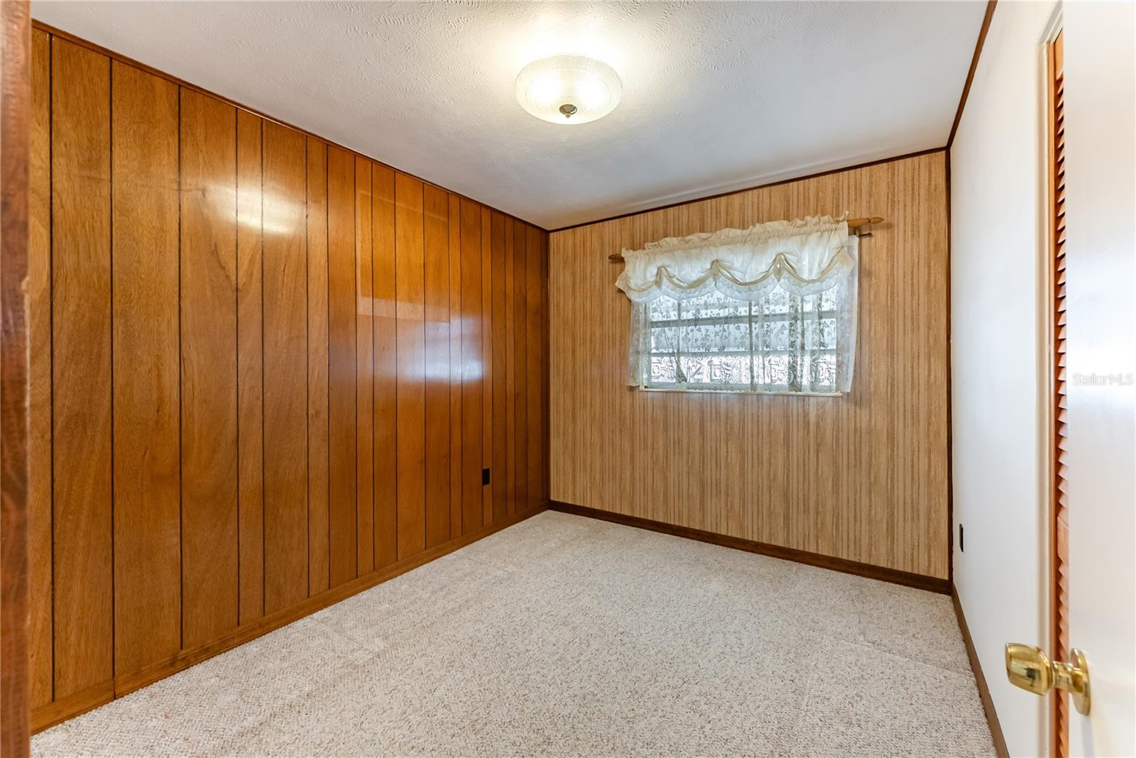 PEACH LAKE MANOR - Residential