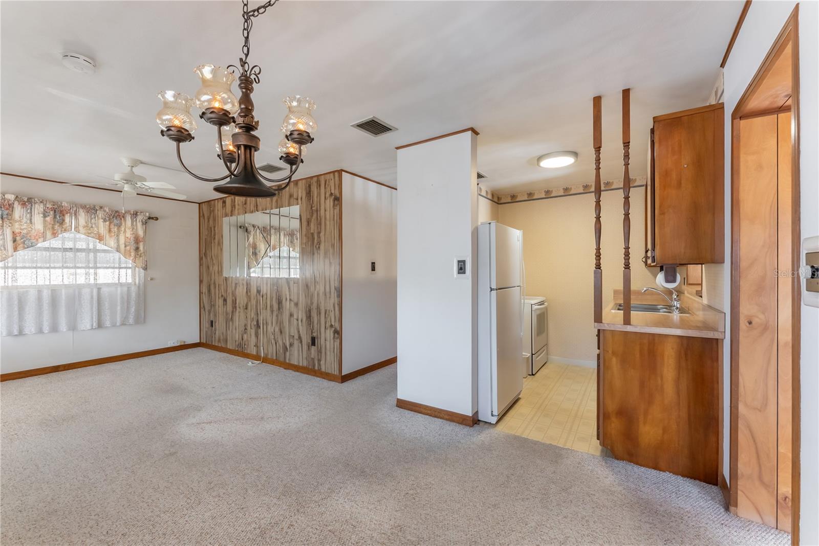 PEACH LAKE MANOR - Residential