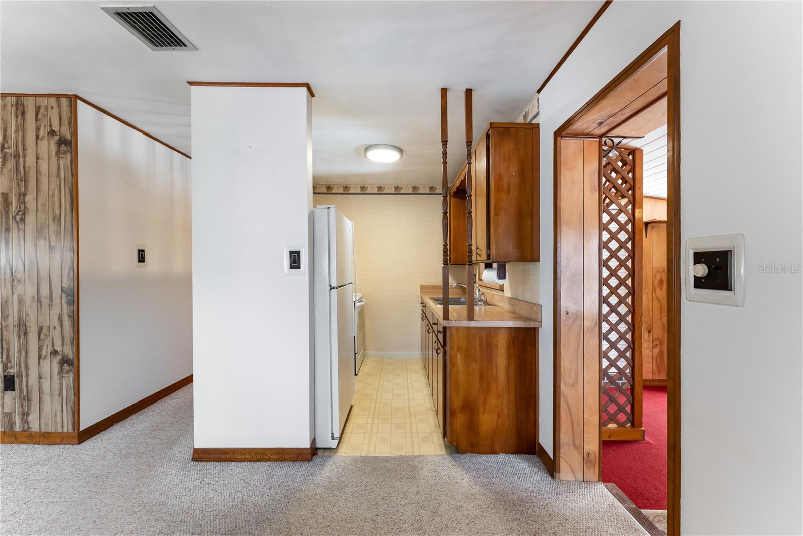 PEACH LAKE MANOR - Residential