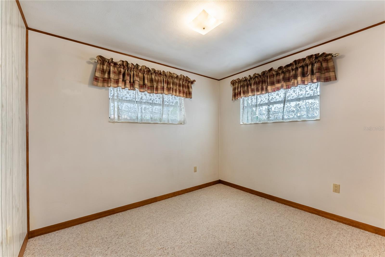 PEACH LAKE MANOR - Residential