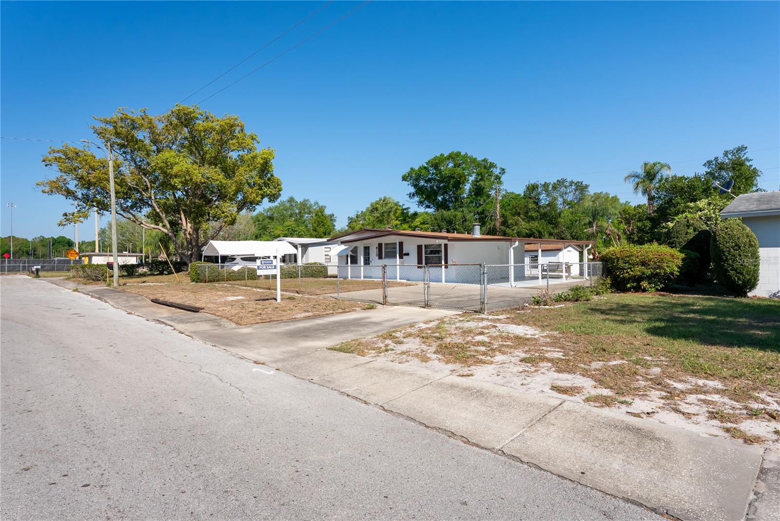 PEACH LAKE MANOR - Residential