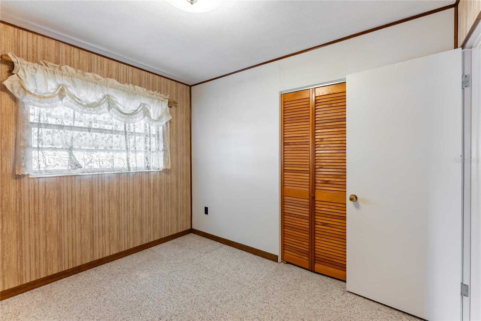 PEACH LAKE MANOR - Residential