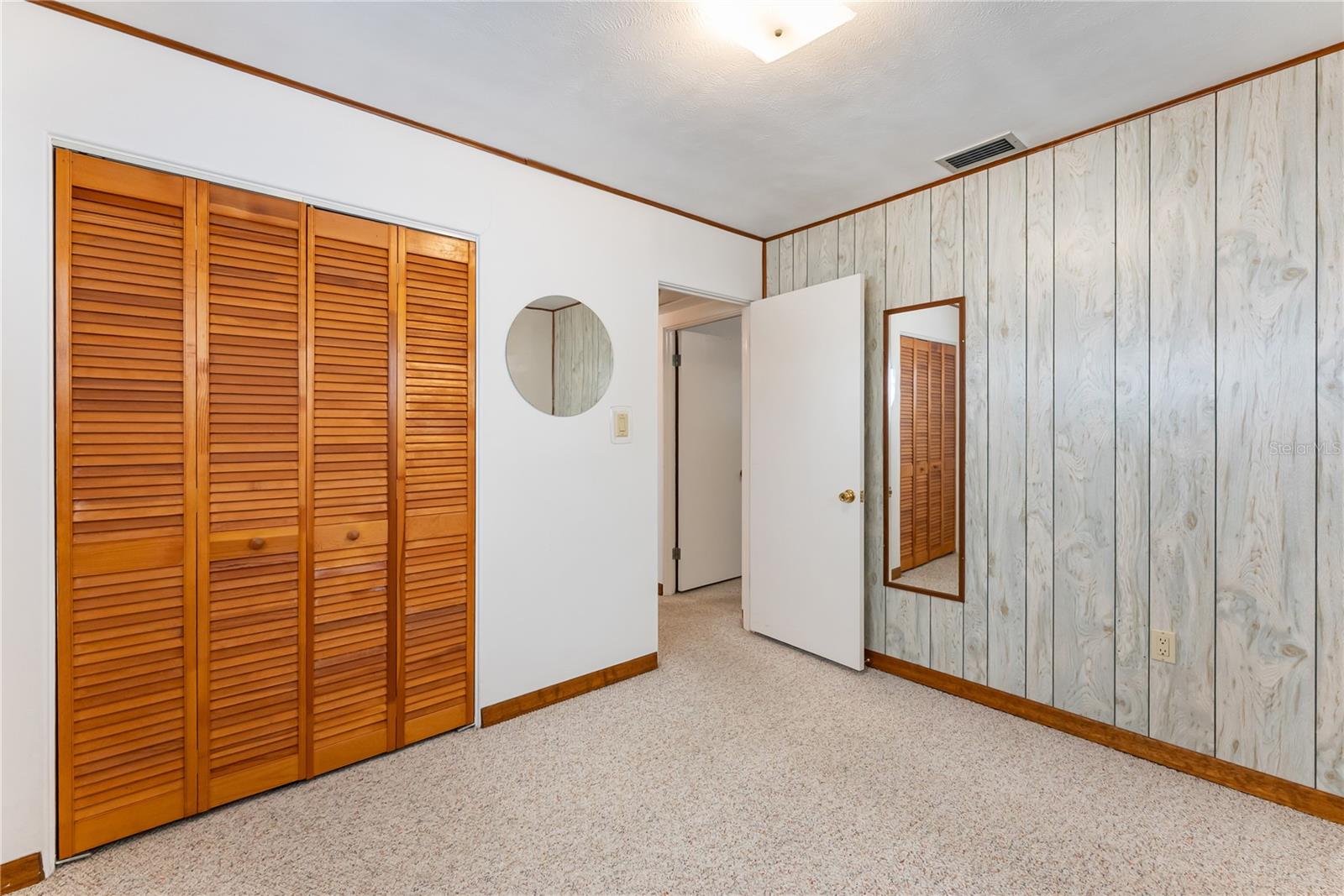 PEACH LAKE MANOR - Residential