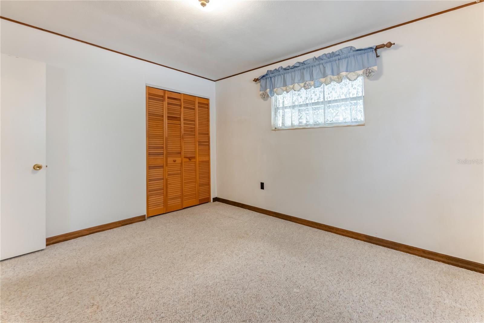 PEACH LAKE MANOR - Residential